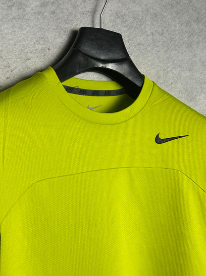 Nike Dri Fit Rond Neck - Large