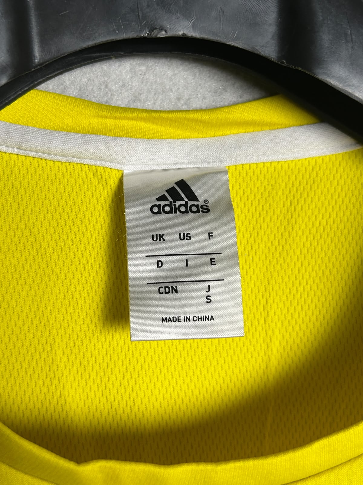 Adidas Round Neck - Small