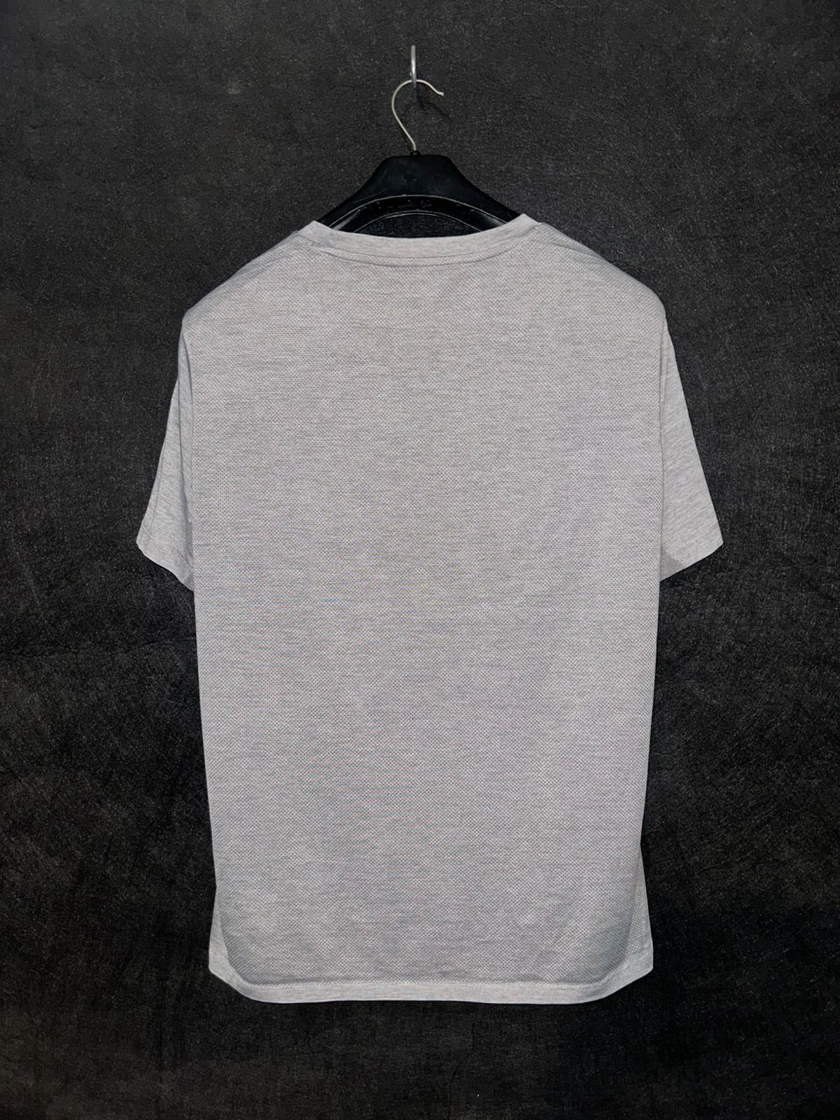 Uniqlo Grey Round Neck Shirt - Large