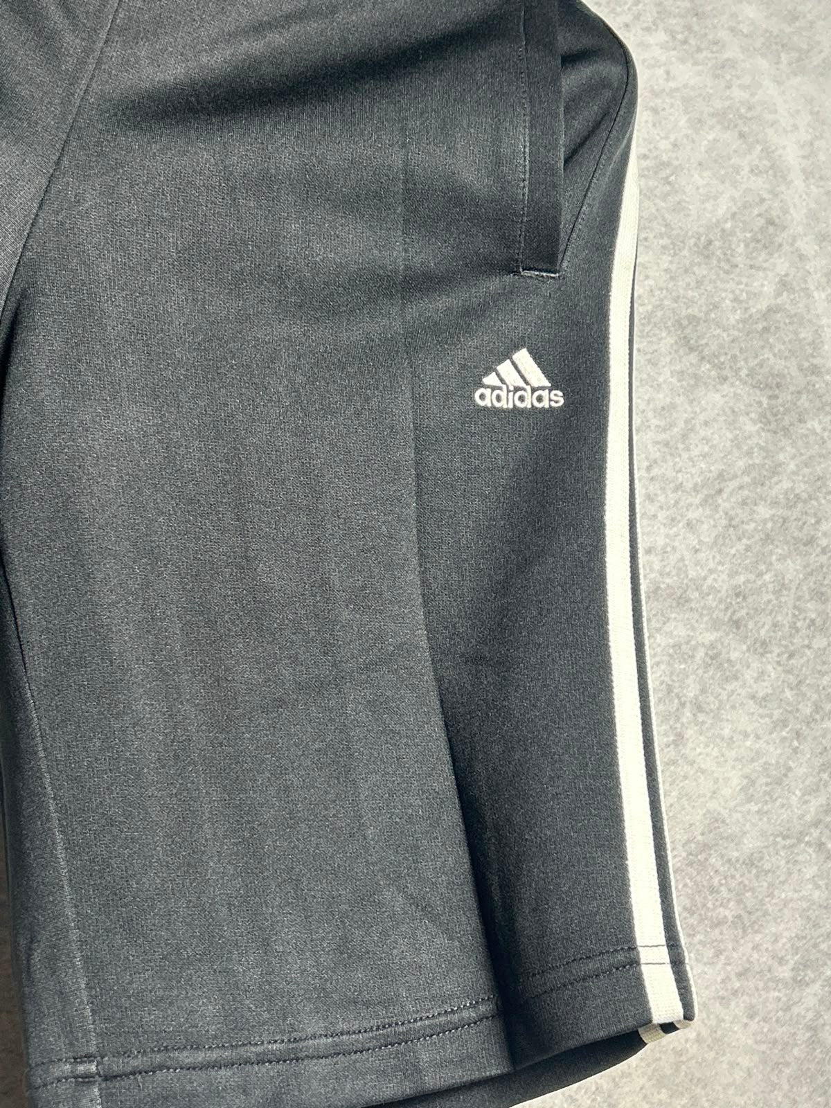 Adidas Black - Medium